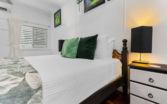 Crystal Cottage Cairns