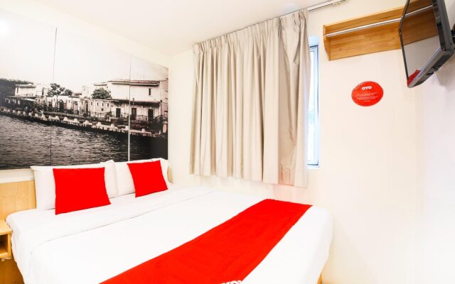 OYO 324 Johnshun Hotel