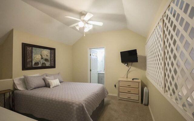 Reel'em Inn 2 Bedroom Condo by Redawning