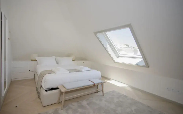 Liiiving in Porto - Luxury Beachfront Apartment VI