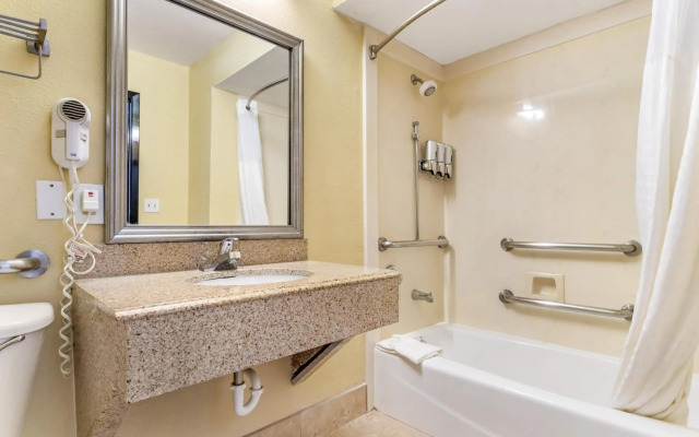 Comfort Suites Bush Intercontinental Airport