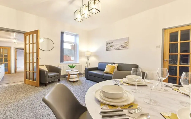 Host Stay Inness House