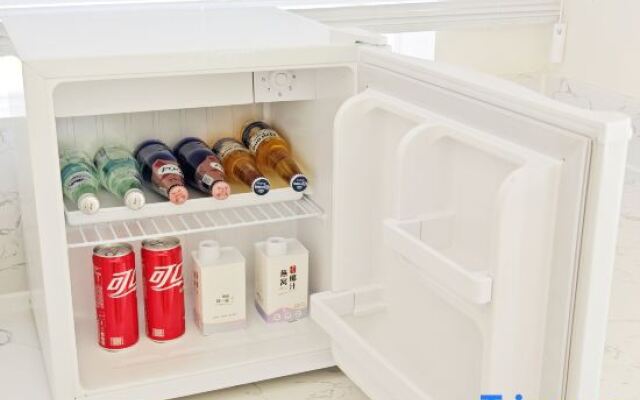 Dali First Glimpse Cloud Top Cliff Beauty Hostel