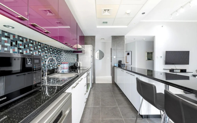 Iconic Marina Stay Cayan Tower 2BR