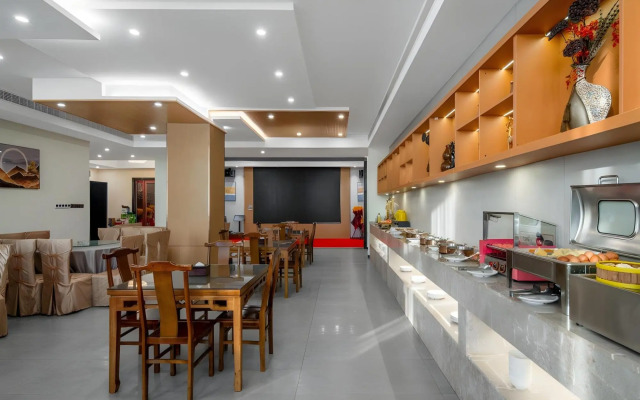 Chonpines Hotel (Yancheng Airport)