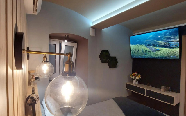 Modern&Private,Main Square-4Min Walk,Chic Apt 2