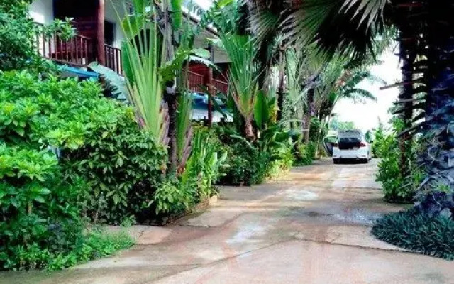Wangnamkam Riverside Resort