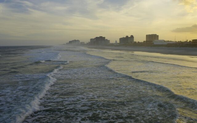 Four Points by Sheraton Jacksonville Beachfront