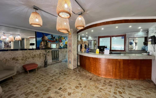 Hotel Toledo FL