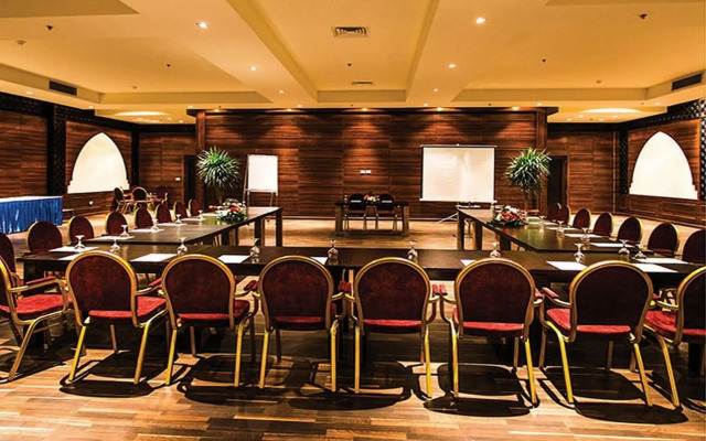 Jasmine Palace Resort & Spa