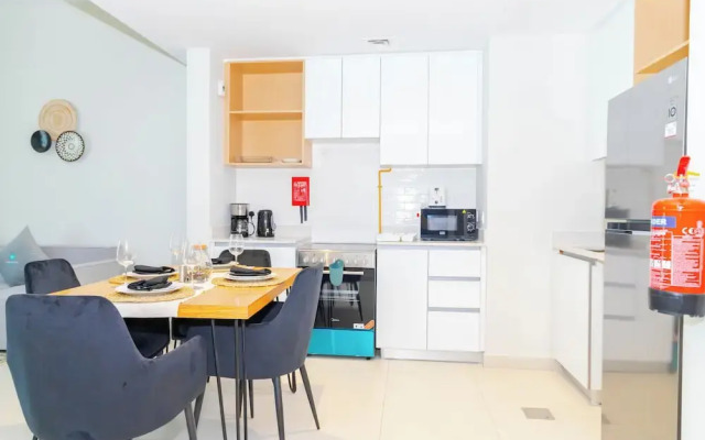 Bloomfields Modern 1BR in Reflection