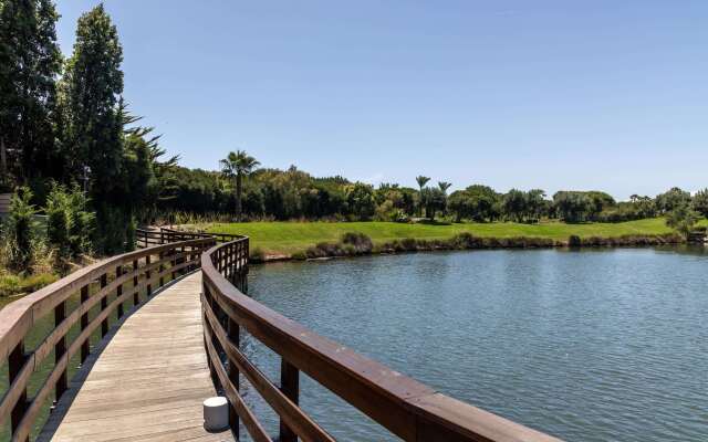 Domes Lake Algarve