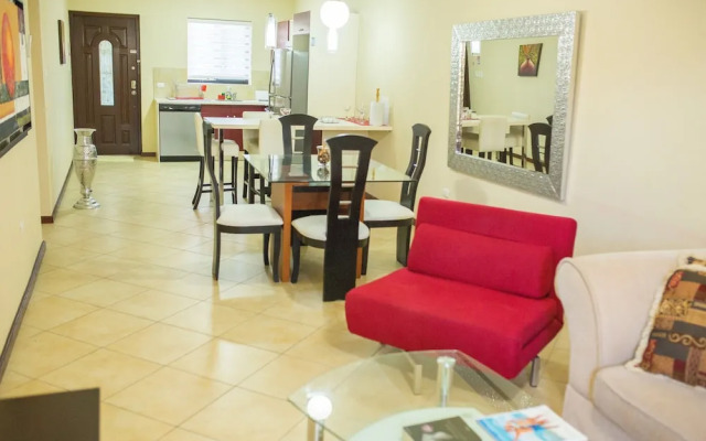 Gold Coast Luxurious and Stylish Condo