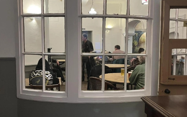 Tontine Hotel & Bar