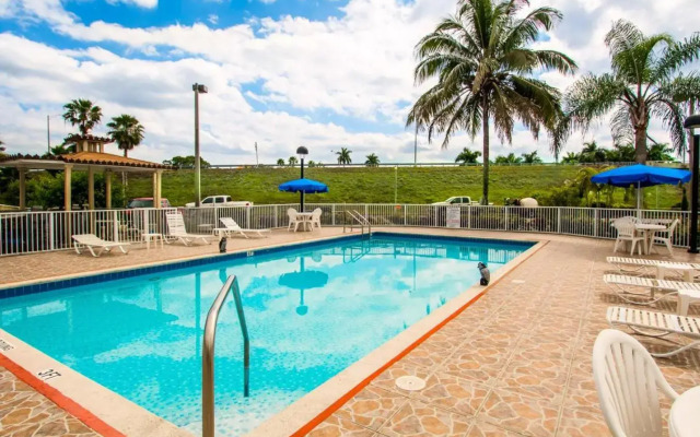 Belmont Inn & Suites