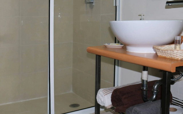 Puerta Alameda Suites