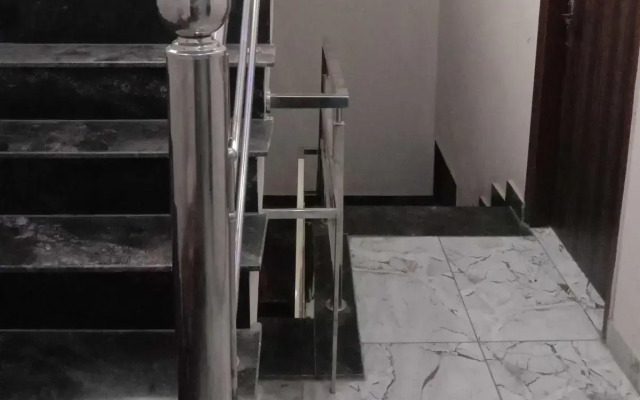 OYO Hotel 92229 Hotel D 18