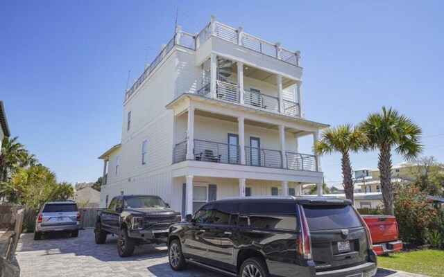 Decked Out by Five Star Properties