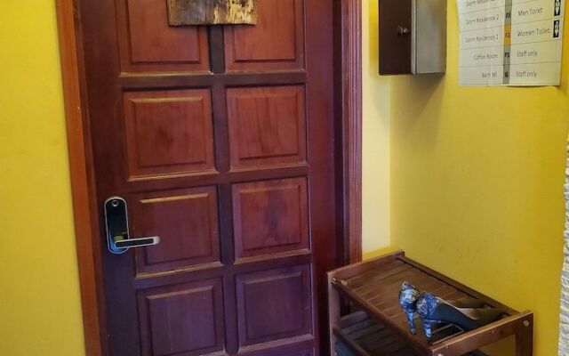 Grandma Lu - Banh Mi Coffee  Hostel