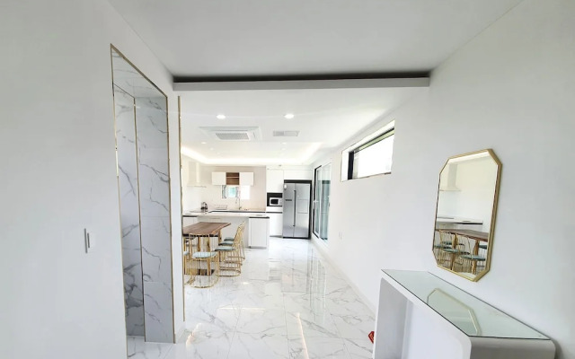 Memoria Pool Villa Family Pension