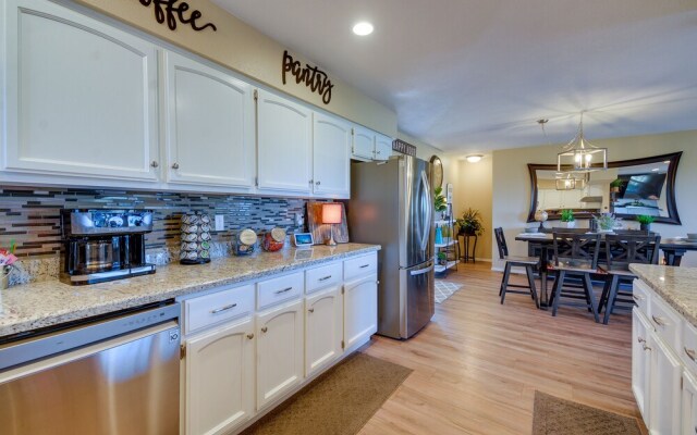 5 Mi to Dtwn Prescott: Home w/ Deck & Mtn Views