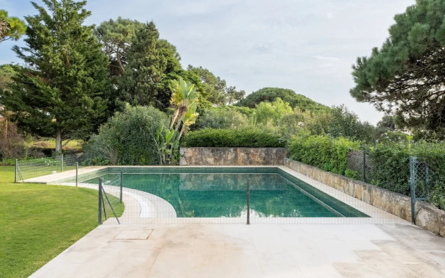 Fairview Villa by Cadenzalux