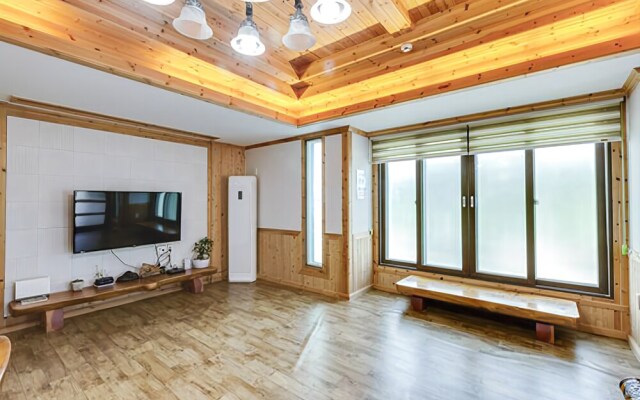 Gokseong Gicha Maeul Hill Pension