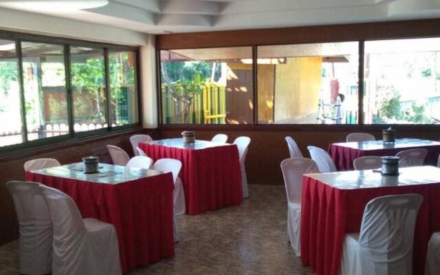 Lampang Bouteak Resort