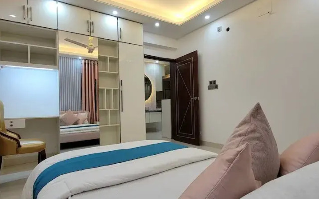 Luxurious 3-bhk Highly Secured & Close to Airport
