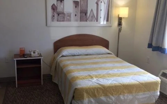 InTown Suites Extended Stay Houston/Stuebner Airline Rd