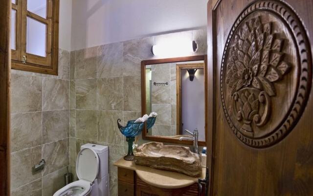 Villa Stone House by Amy Villas