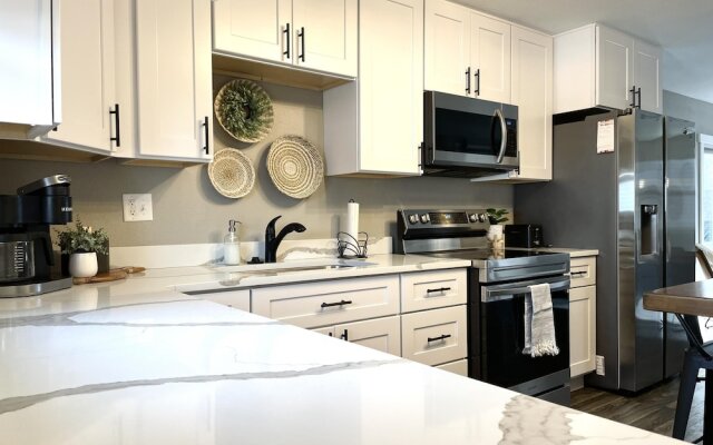 Relaxing Riverside 10 Minutes to Shipshewana