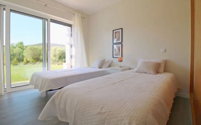 Semi-detached Villa With Pool In Rural Setting