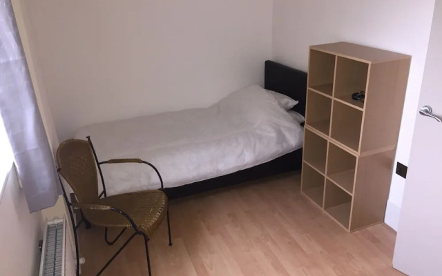 Large 2-bed House Derbyshire off Chatsworth rd