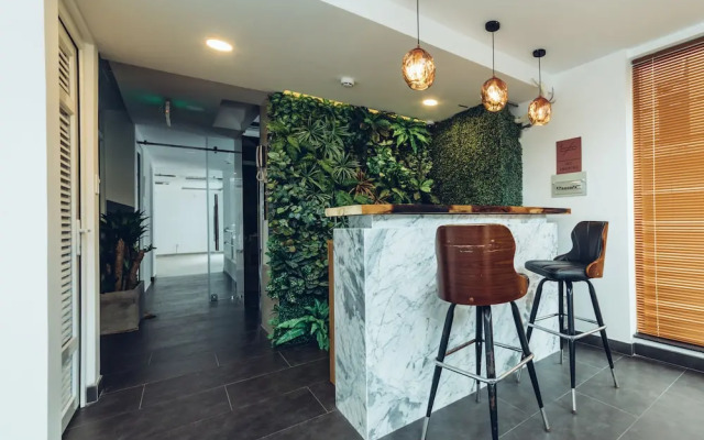 D3 Luxury Como Service Apartment near D1