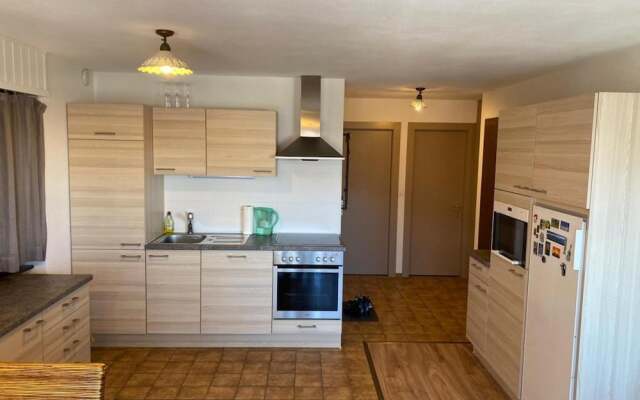 Lf42 2 Bedroom Apart w Sauna and Parking