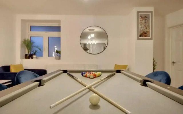 Southsea Apartment-Parking-Pool-Hot tub