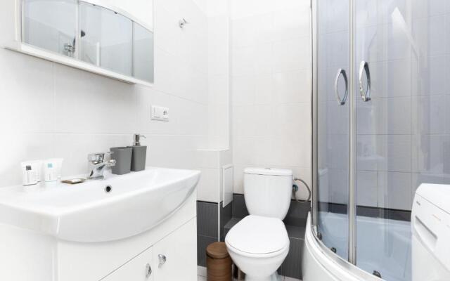 Apartments City Center Krucza by Renters