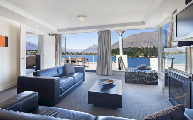 Luxury Lake Suites