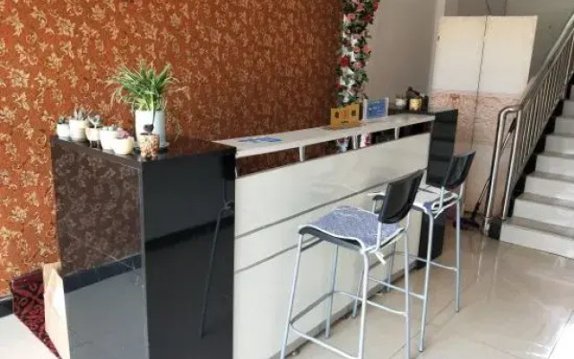 Seda is in the hotel