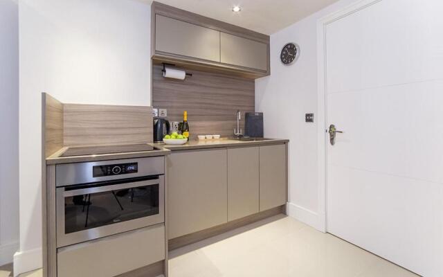 55 Cocoa Suites York, Parking onsite