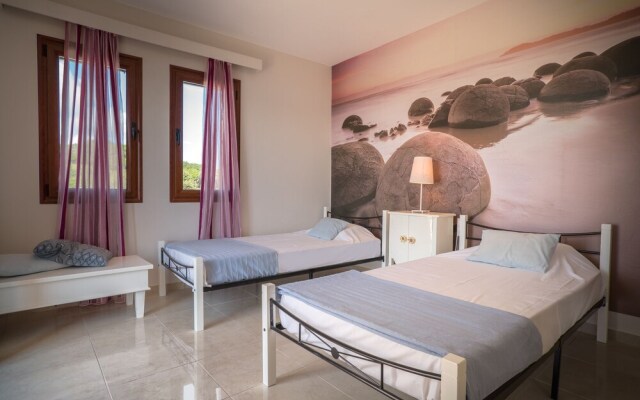 Armonia Seaside Villas