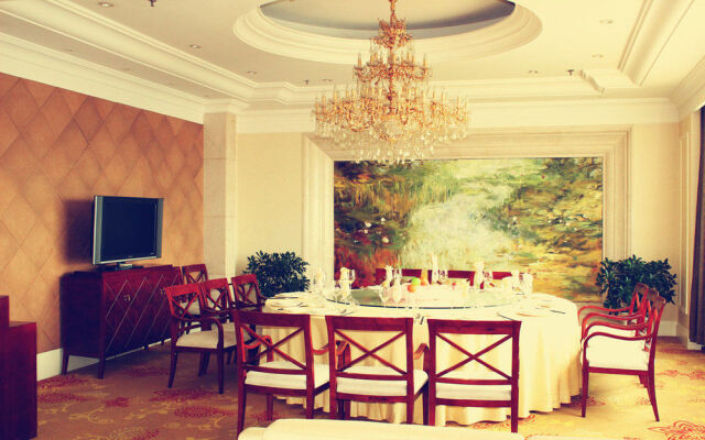 International Hotel YIXING
