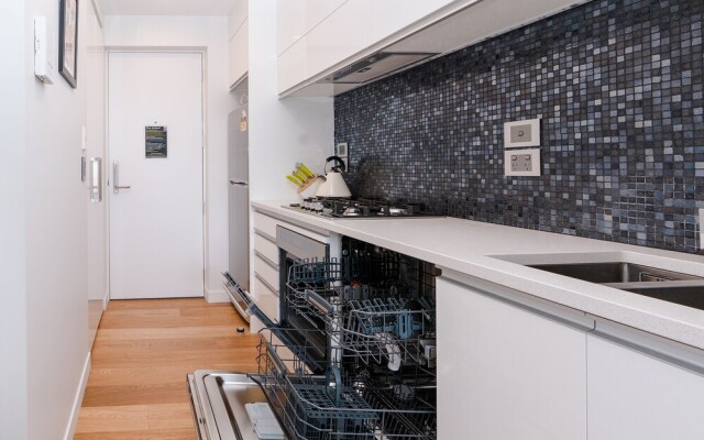 Epsom Central Brand New Apartment