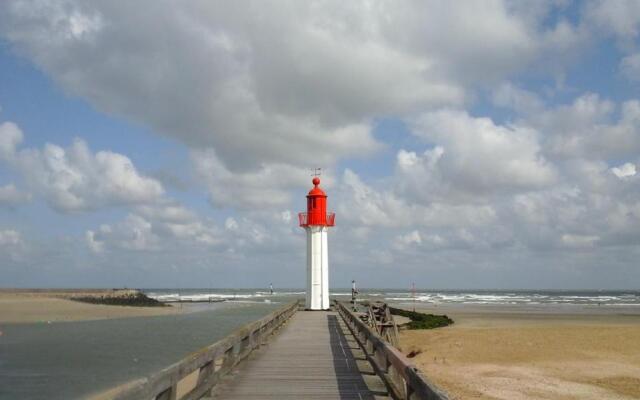 Trouville centre 2 pièces balcon sur plage à 30 mètres