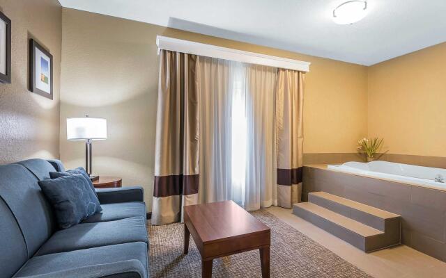 Comfort Inn and Suites Pittsburg