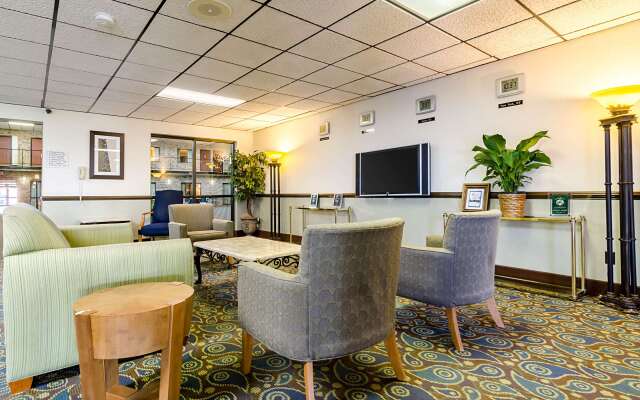 Quality Inn & Suites Salina