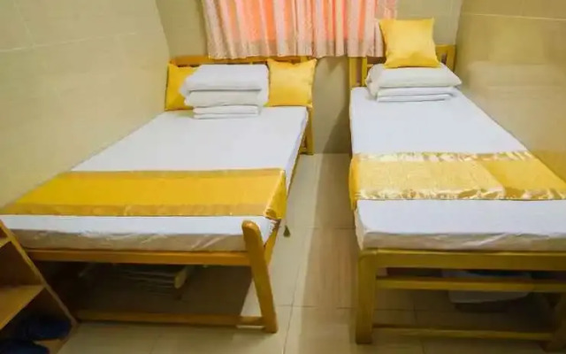 Ever Easy Hotel (Mongkok MTR Exit E1)