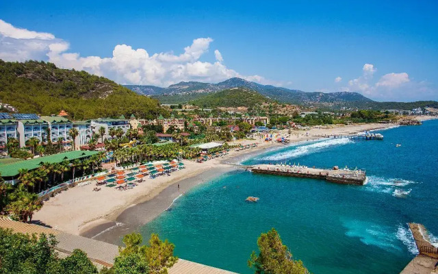 Seven Seas Palmeras Bay