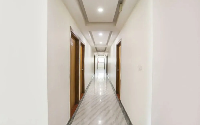 Fabhotel Raj Villa